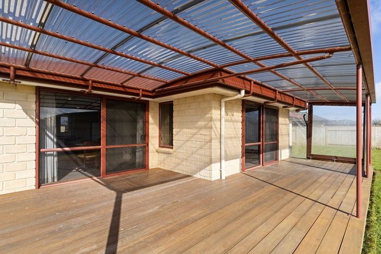 Photo of property in 16 Orlando Way, Kelvin Grove, Palmerston North, 4414