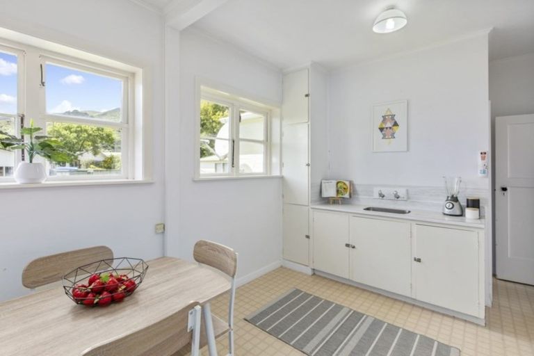 Photo of property in 22 Bell Road, Waiwhetu, Lower Hutt, 5010