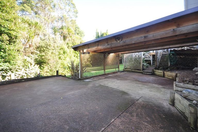 Photo of property in 81 Kemp Road, Massey, Auckland, 0614