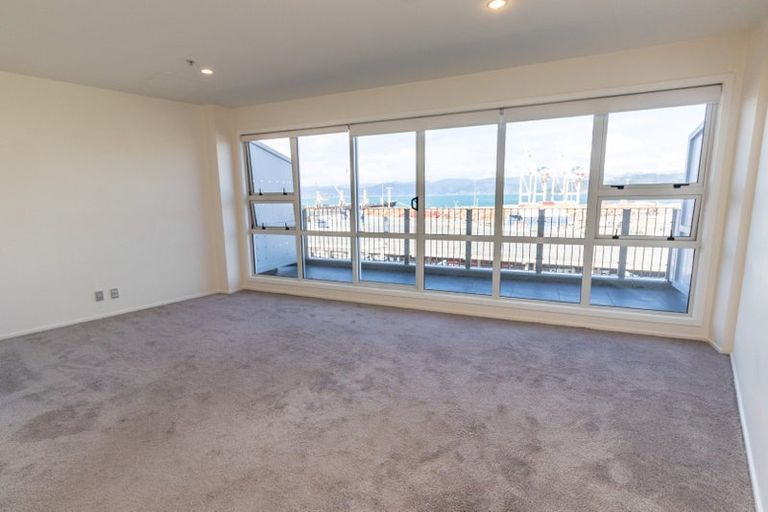 Photo of property in Stadium Garden Flats, 412/107 Thorndon Quay, Pipitea, Wellington, 6011