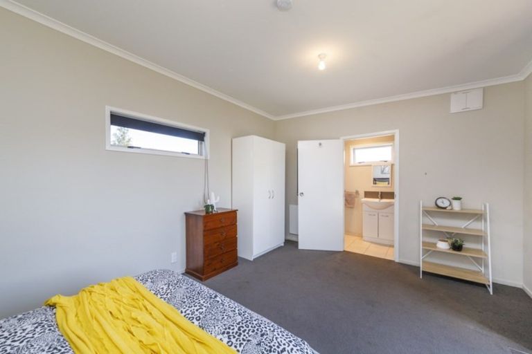 Photo of property in 6 Lockhart Avenue, Milson, Palmerston North, 4414