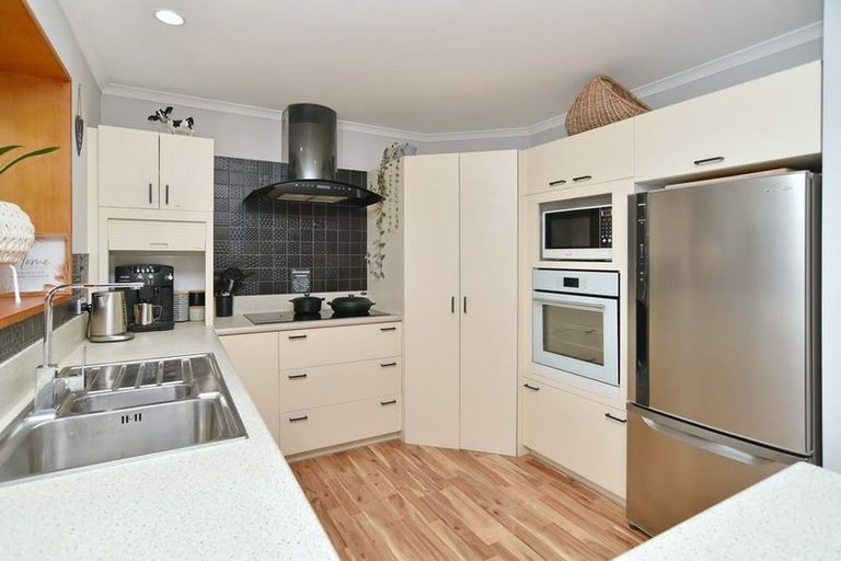 Photo of property in 6 Cedar Place, Amberley, 7410