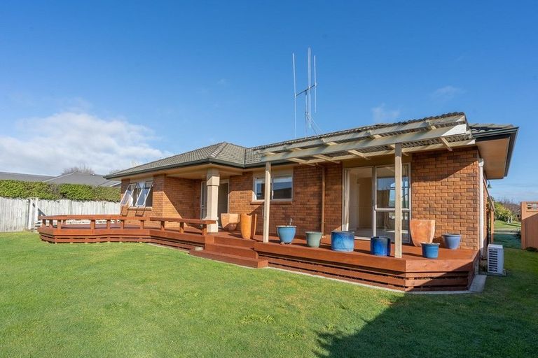 Photo of property in 12 Lucombe Place, Cambridge, 3434