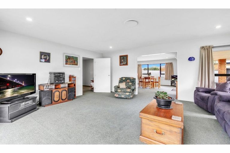 Photo of property in 6 Mclean Place, Woodend, 7610