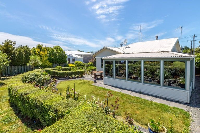 Photo of property in 12 Farrier Grove, Featherston, 5710