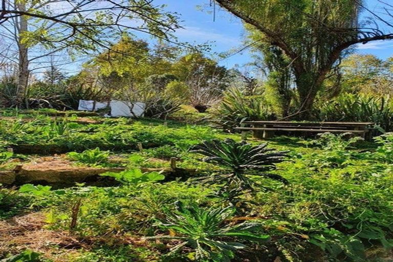 Photo of property in 4 Te Pahi River Drive, Paparoa, Maungaturoto, 0583