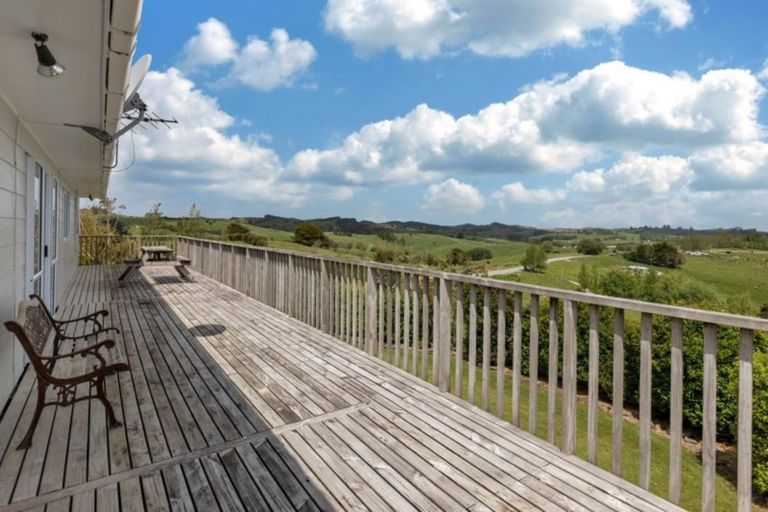 Photo of property in 18 Marohemo Road, Maungaturoto, 0583