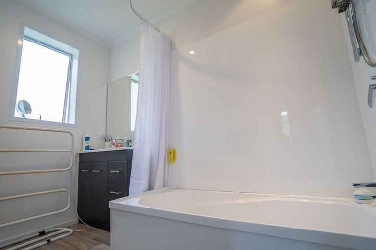 Photo of property in 16 Exmouth Street, Waverley, Invercargill, 9810