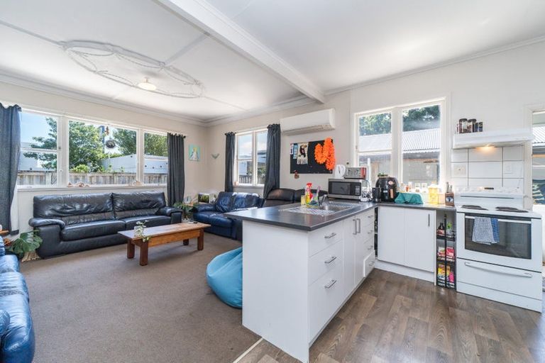 Photo of property in 3 Ranfurly Street, Hokowhitu, Palmerston North, 4410