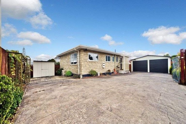 Photo of property in 9 Farwood Drive, Henderson, Auckland, 0612