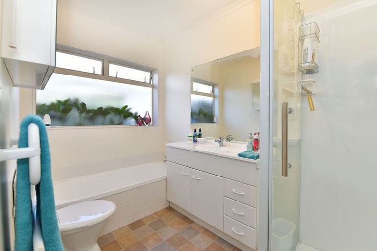 Photo of property in 29 Dan Tori Place, Orewa, 0931