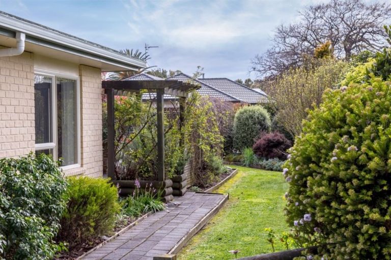 Photo of property in 10 Oak View Place, Greytown, 5712