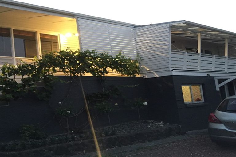 Photo of property in 1/111 Carlisle Road, Torbay, Auckland, 0632