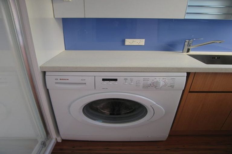 Photo of property in 69 Moana Road, Kelburn, Wellington, 6012