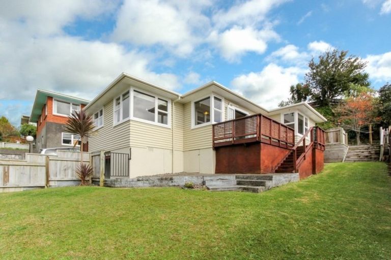 Photo of property in 10 Carlton Terrace, Westown, New Plymouth, 4310