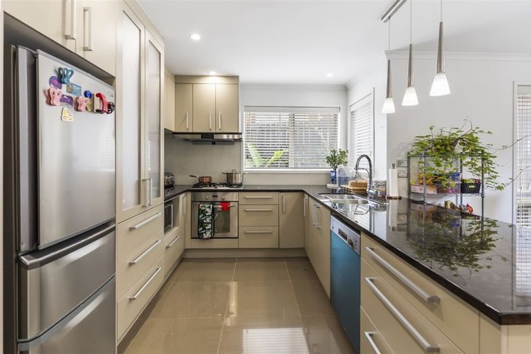 Photo of property in 1 Citation Way, Botany Downs, Auckland, 2010