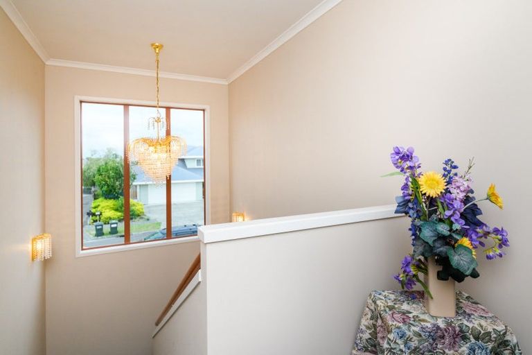 Photo of property in 12 Silkwood Place, Fitzherbert, Palmerston North, 4410