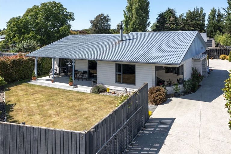 Photo of property in 5 Allin Drive, Waikuku Beach, 7402