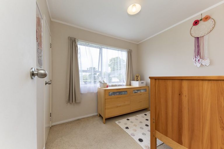 Photo of property in 1/79 Flanshaw Road, Te Atatu South, Auckland, 0610
