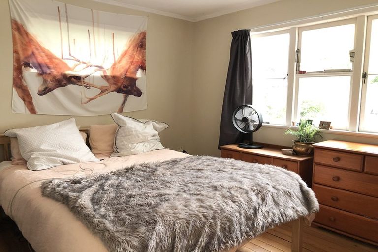 Photo of property in 25 Lake Road, Northcote, Auckland, 0627