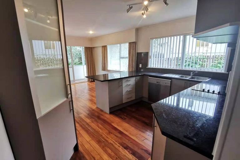 Photo of property in 59 Sheridan Drive, New Lynn, Auckland, 0600