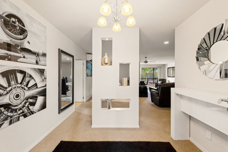 Photo of property in 14 Monkton Close, Greenhithe, Auckland, 0632