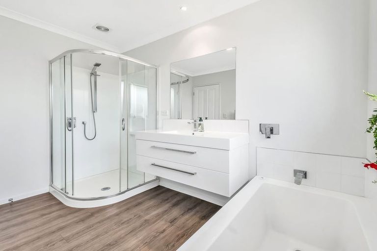 Photo of property in 1 Lloyds Close, Rolleston, 7614