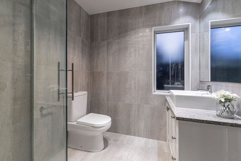 Photo of property in 188 Whangaparaoa Road, Red Beach, 0932