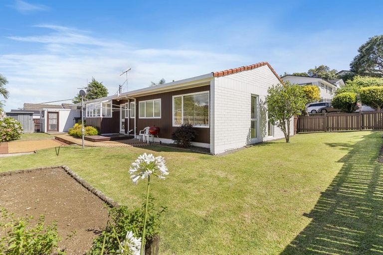 Photo of property in 30 Ganymede Place, Half Moon Bay, Auckland, 2012