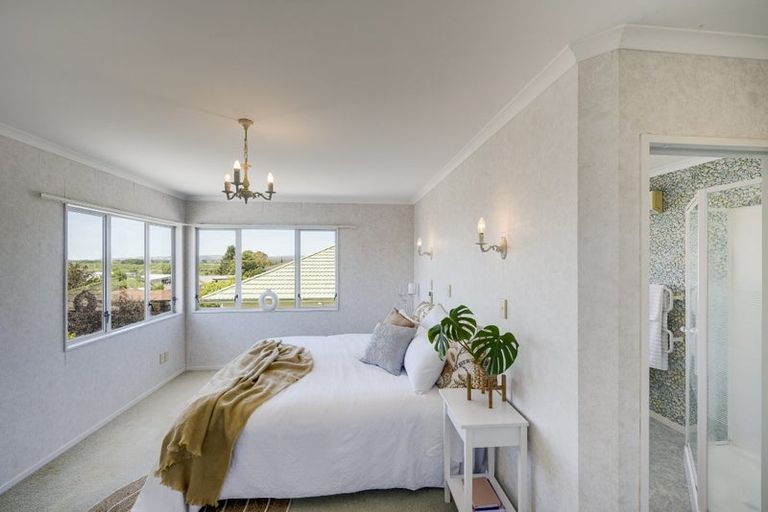 Photo of property in 76b Churchill Drive, Taradale, Napier, 4112