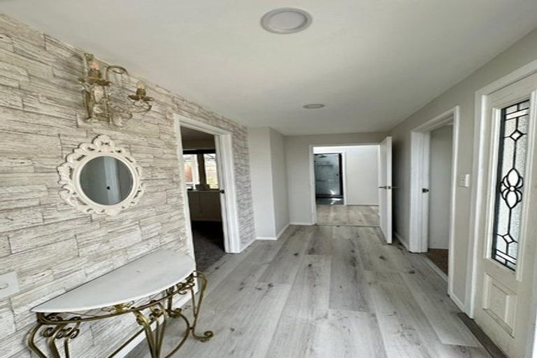 Photo of property in 47a Taikata Road, Te Atatu Peninsula, Auckland, 0610