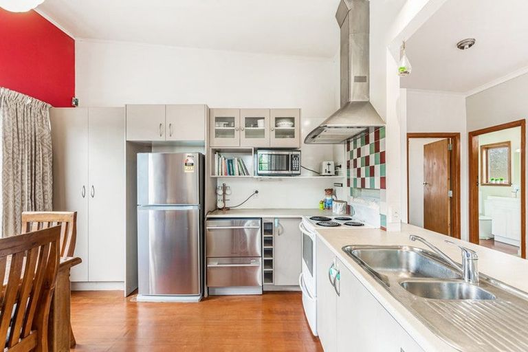 Photo of property in 1/27 Withers Road, Glen Eden, Auckland, 0602