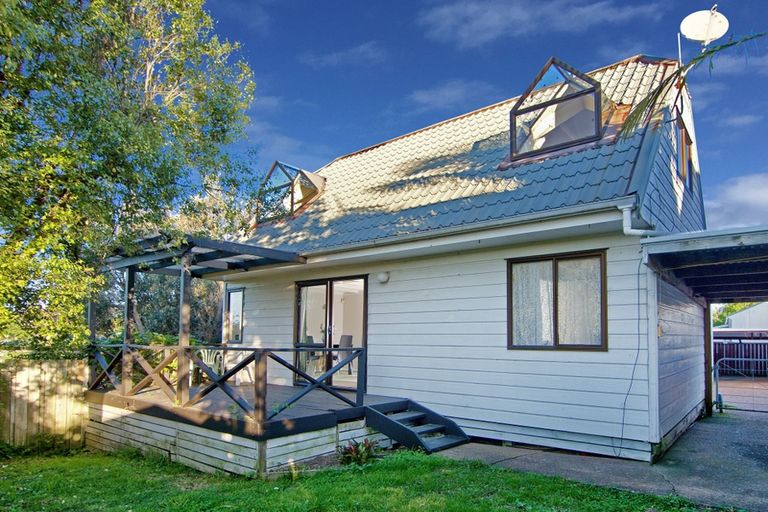 Photo of property in 5/2 Blockhouse Road, Avondale, Auckland, 1026