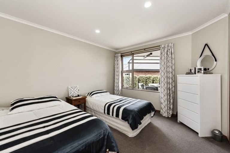 Photo of property in 18 Gibbston Close, Huntington, Hamilton, 3210