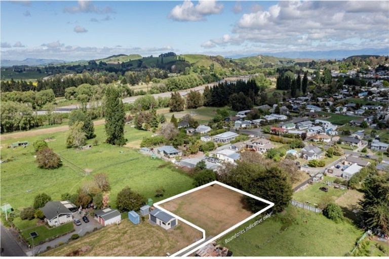 Photo of property in 13a Shanly Street, Waipawa, 4210