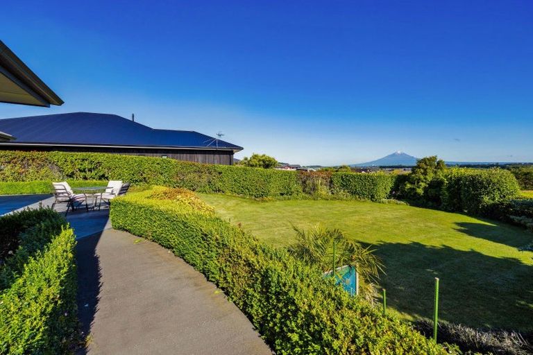 Photo of property in 3 Larlin Heights, Hawera, 4675