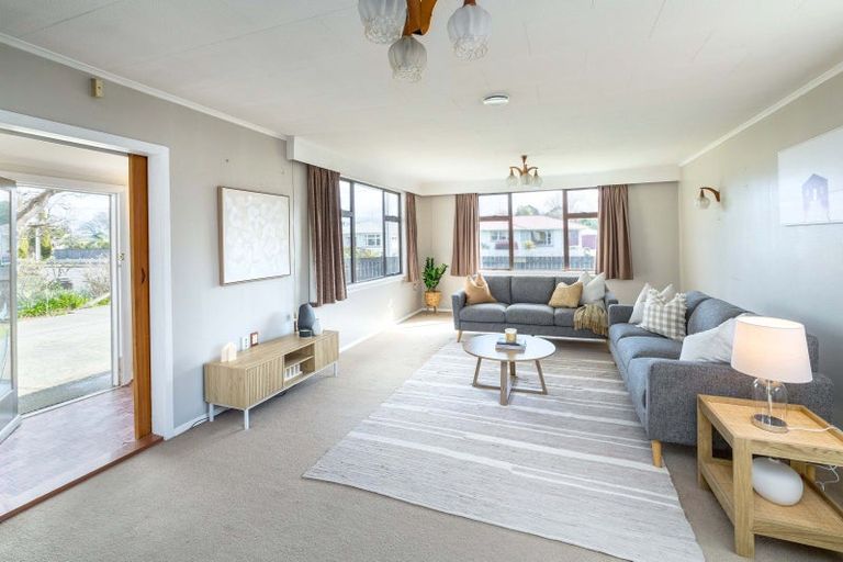 Photo of property in 14 Armstrong Avenue, Carterton, 5713