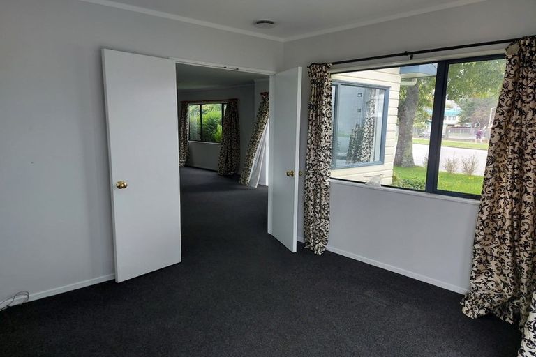 Photo of property in 1 Messines Avenue, Silverstream, Upper Hutt, 5019
