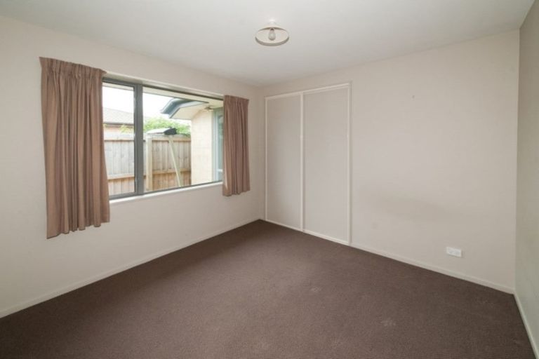 Photo of property in 6 Dunsford Close, Halswell, Christchurch, 8025