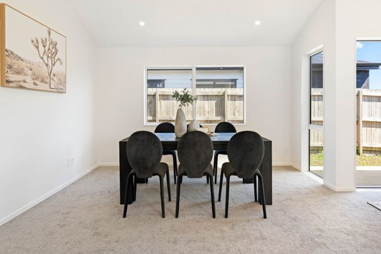 Photo of property in 17 Uatoto Road, Clarks Beach, 2122