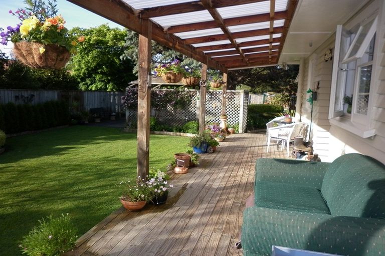 Photo of property in 21 Philip Street, Carterton, 5713