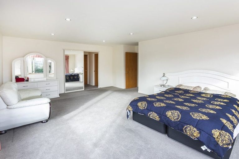 Photo of property in 94 Memorial Avenue, Ilam, Christchurch, 8053