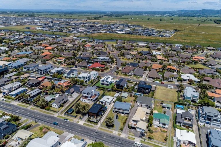 Photo of property in 1034 Papamoa Beach Road, Papamoa Beach, Papamoa, 3118