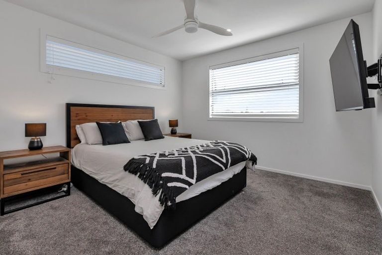 Photo of property in 11 Olney Court, One Tree Point, 0118