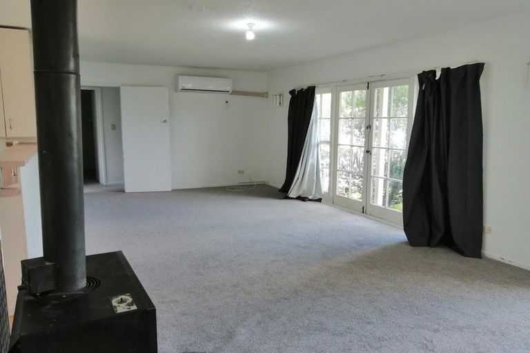 Photo of property in 12 St Catherine Crescent, West Harbour, Auckland, 0618