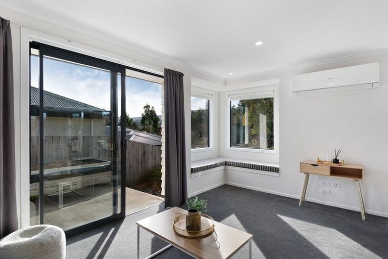 Photo of property in 35 Grandvista Drive, Green Island, Dunedin, 9018