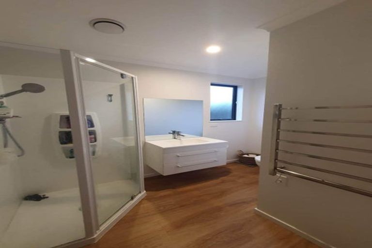 Photo of property in 10b Toatoa Place, Mangere Bridge, Auckland, 2022