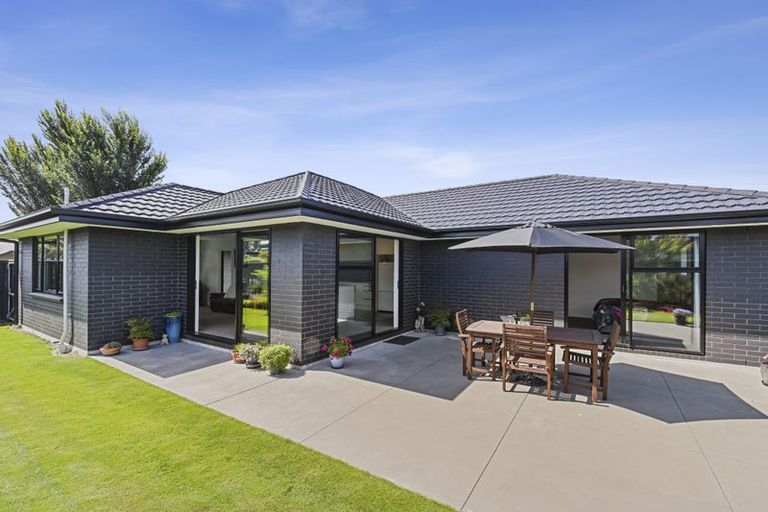 Photo of property in 14 Awarua Road, Pegasus, 7612