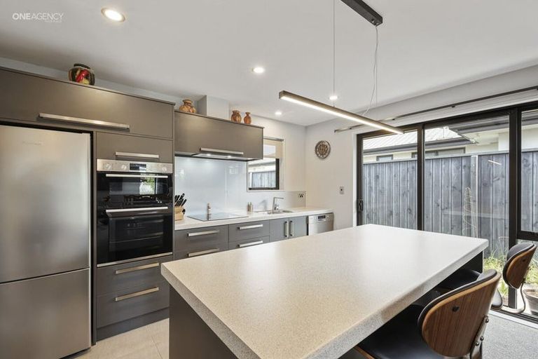 Photo of property in 43 Westpark Boulevard, Rangiora, 7400