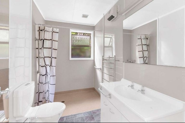 Photo of property in 87 Queen Street West, Levin, 5510